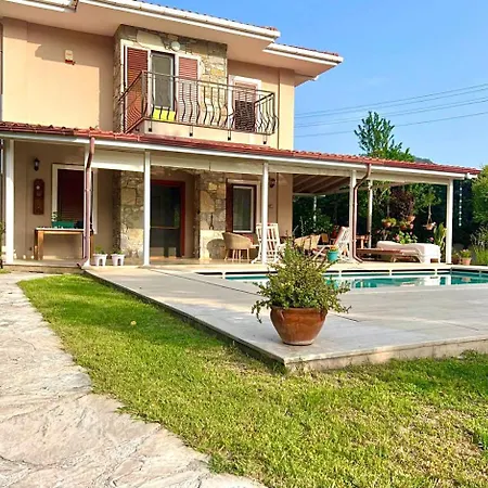 Corner - Conservative W / Pool & Garden In Gocek 4* 페티예